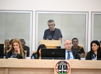 Ermənistan silahlı qüvvələrinin hücumları nəticəsində doğmaları itkin düşmüş, yaralanmış, mina qurbanı olmuş, əsirlikdə işgəncələrə məruz qalmış şəxslər məhkəmədə ifadə veriblə