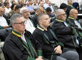 Ermənistan silahlı qüvvələrinin hücumları nəticəsində doğmaları itkin düşmüş, yaralanmış, mina qurbanı olmuş, əsirlikdə işgəncələrə məruz qalmış şəxslər məhkəmədə ifadə veriblə