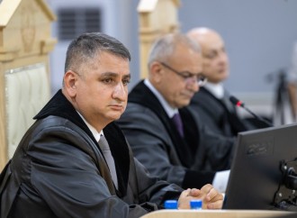 Ermənistan silahlı qüvvələrinin Xankəndiyə, Laçına, Kəlbəcərə, Ağdərəyə, Cəbrayıla, Füzuliyə hücumları nəticəsində məcburi köçkün düşmüş, yaralanmış, doğmaları öldürülmüş şəxslər məhkəmədə ifadə veriblər