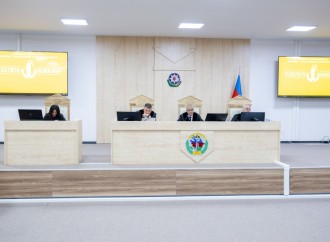 Ermənistan silahlı qüvvələrinin Xankəndiyə, Laçına, Kəlbəcərə, Ağdərəyə, Cəbrayıla, Füzuliyə hücumları nəticəsində məcburi köçkün düşmüş, yaralanmış, doğmaları öldürülmüş şəxslər məhkəmədə ifadə veriblər