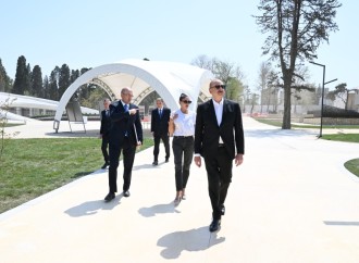 Prezident İlham Əliyev və Birinci xanım Mehriban Əliyeva Gәncә Memorial Kompleksində görülən işlərlə tanış olublar