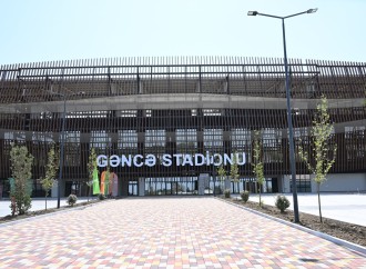 Prezident İlham Əliyev və Birinci xanım Mehriban Əliyeva Gəncə şəhər stadionunda tikinti işlərinin gedişi ilə tanış olublar
