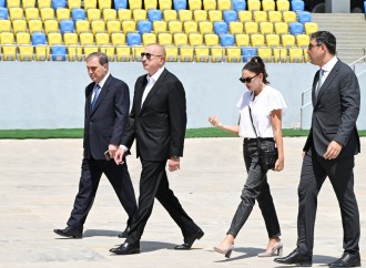 Prezident İlham Əliyev və Birinci xanım Mehriban Əliyeva Gəncə şəhər stadionunda tikinti işlərinin gedişi ilə tanış olublar
