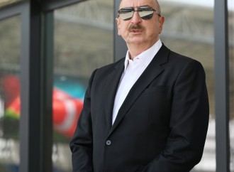 Prezident İlham Əliyev və Birinci xanım Mehriban Əliyeva Gəncə şəhər stadionunda tikinti işlərinin gedişi ilə tanış olublar