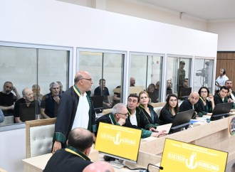 Ermənistan silahlı qüvvələrinin Xocalıya, Laçına, Kəlbəcərə, Qubadlıya hücumları nəticəsində məcburi köçkün düşmüş, yaralanmış, doğmaları öldürülmüş şəxslər məhkəmədə ifadə veriblər