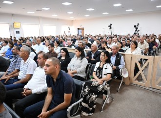 Ermənistan silahlı qüvvələrinin Xocalıya, Laçına, Kəlbəcərə, Qubadlıya hücumları nəticəsində məcburi köçkün düşmüş, yaralanmış, doğmaları öldürülmüş şəxslər məhkəmədə ifadə veriblər