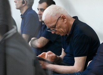 Ermənistan silahlı qüvvələrinin Xocalıya, Laçına, Kəlbəcərə, Qubadlıya hücumları nəticəsində məcburi köçkün düşmüş, yaralanmış, doğmaları öldürülmüş şəxslər məhkəmədə ifadə veriblər