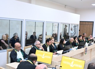 Ermənistan silahlı qüvvələrinin Xocalıya, Laçına, Kəlbəcərə, Qubadlıya hücumları nəticəsində məcburi köçkün düşmüş, yaralanmış, doğmaları öldürülmüş şəxslər məhkəmədə ifadə veriblər