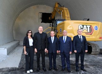 Prezident İlham Əliyev və birinci xanım Mehriban Əliyeva Toğanalı-Kəlbəcər-İstisu avtomobil yolunda görülən işlərlə tanış olublar