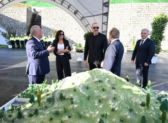 Prezident İlham Əliyev və birinci xanım Mehriban Əliyeva Toğanalı-Kəlbəcər-İstisu avtomobil yolunda görülən işlərlə tanış olublar