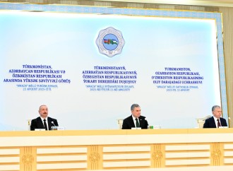 Prezident İlham Əliyev, Qurbanqulu Berdiməhəmmədov və Şavkat Mirziyoyevin iştirakı ilə sənədlərin imzalanması mərasimi olub