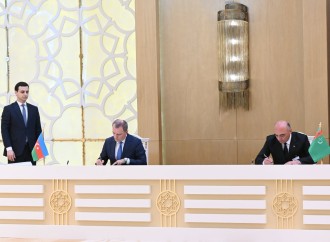 Prezident İlham Əliyev, Qurbanqulu Berdiməhəmmədov və Şavkat Mirziyoyevin iştirakı ilə sənədlərin imzalanması mərasimi olub