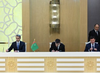 Prezident İlham Əliyev, Qurbanqulu Berdiməhəmmədov və Şavkat Mirziyoyevin iştirakı ilə sənədlərin imzalanması mərasimi olub