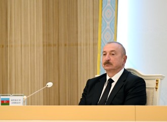 Türkmənbaşı şəhərində Prezident İlham Əliyev, Qurbanqulu Berdiməhəmmədov və Şavkat Mirziyoyev yüksəksəviyyəli görüşün yekunlarına dair mətbuata birgə bəyanatla çıxış ediblər