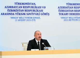 Türkmənbaşı şəhərində Prezident İlham Əliyev, Qurbanqulu Berdiməhəmmədov və Şavkat Mirziyoyev yüksəksəviyyəli görüşün yekunlarına dair mətbuata birgə bəyanatla çıxış ediblər