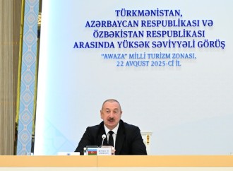 Türkmənbaşı şəhərində Prezident İlham Əliyev, Qurbanqulu Berdiməhəmmədov və Şavkat Mirziyoyev yüksəksəviyyəli görüşün yekunlarına dair mətbuata birgə bəyanatla çıxış ediblər
