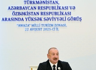 Türkmənbaşı şəhərində Prezident İlham Əliyev, Qurbanqulu Berdiməhəmmədov və Şavkat Mirziyoyev yüksəksəviyyəli görüşün yekunlarına dair mətbuata birgə bəyanatla çıxış ediblər