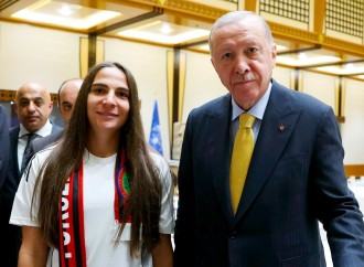 Rəcəb Tayyib Ərdoğan Azərbaycan millisinin futbolçuları ilə görüşüb