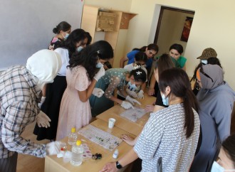 Qəbələ rayonunda aztəminatlı xanımlara əl işlərinin öyrədilməsi təlimləri uğurla başa çatıb