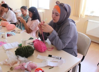Qəbələ rayonunda aztəminatlı xanımlara əl işlərinin öyrədilməsi təlimləri uğurla başa çatıb