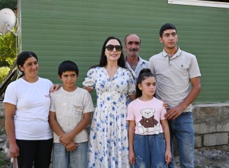Heydər Əliyev Fondunun vitse-prezidenti Leyla Əliyeva Şamaxıda inşa olunan körpələr evi-uşaq bağçalarının açılışında iştirak edib