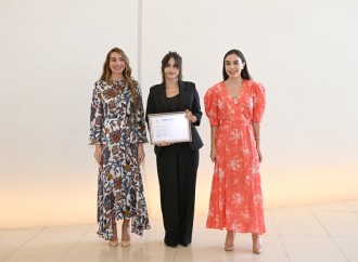 Heydər Əliyev Fondunun vitse-prezidenti Leyla Əliyeva və Arzu Əliyeva Çin dili kurslarının iştirakçılarına sertifikatlar təqdim ediblər