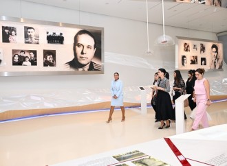 Heydər Əliyev Fondunun vitse-prezidenti Leyla Əliyeva və Arzu Əliyeva Çin dili kurslarının iştirakçılarına sertifikatlar təqdim ediblər