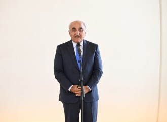 Heydər Əliyev Fondunun vitse-prezidenti Leyla Əliyeva və Arzu Əliyeva Çin dili kurslarının iştirakçılarına sertifikatlar təqdim ediblər