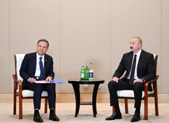 Prezident İlham Əliyev Tiencində "China Energy Engineering Corporation Limited" şirkətinin rəhbəri vəzifəsini icra edən Ni Cen ilə görüşüb