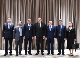 Prezident İlham Əliyev Tiencində "China Energy Engineering Corporation Limited" şirkətinin rəhbəri vəzifəsini icra edən Ni Cen ilə görüşüb
