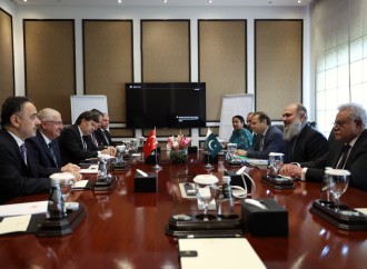 Türkiyə müdafiə naziri Pakistana rəsmi səfər edib