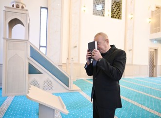Prezident İlham Əliyev Hadrut qəsəbəsində inşa olunmuş məscidin açılışında iştirak edib