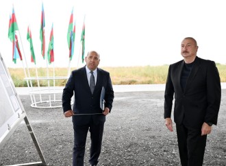 Prezident İlham Əliyev Füzuli rayonunun yeni salınacaq Qaraxanbəyli kəndinin təməlini qoyub