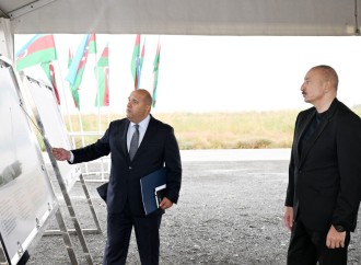 Prezident İlham Əliyev Füzuli rayonunun yeni salınacaq Qaraxanbəyli kəndinin təməlini qoyub