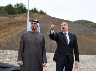 Azərbaycan və Birləşmiş Ərəb Əmirliklərinin prezidentləri Şuşa rayonunun Daşaltı kəndinin fonunda şəkil çəkdiriblər
