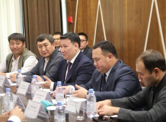 Türk mədəniyyəti və irsi fondunun təşəbbüsü ilə ICESCO-nun baş direktoru Türkistan vilayəti akim müavini və Türkistan şəhəri akimi ilə bir araya gəlib