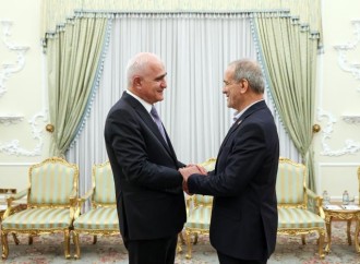 Məsud Pezeşkian Şahin Mustafayevin rəhbərlik etdiyi nümayəndə heyəti ilə görüşüb