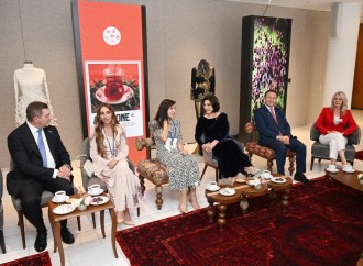 IDEA-nın təsisçisi və rəhbəri Leyla Əliyeva və Arzu Əliyeva Nyu-Yorkda “Anadolunun qapıları arxasındakı xəzinələr” adlı sərgidə iştirak ediblər