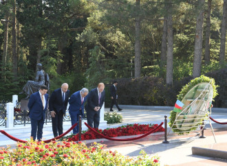 Çili parlamentariləri Ulu Öndərin məzarını və Şəhidlər xiyabanını ziyarət ediblər