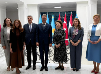 Macarıstanın Mədəniyyət və İnnovasiya naziri Balazs Hankonun Bakıya səfəri çərçivəsində Türk Mədəniyyəti və İrsi Fondunun prezidenti Aktotı Raimkulova ilə görüş keçirilib