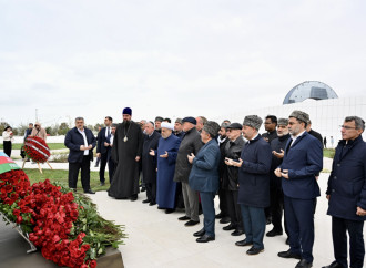 Dövlət və hökumət rəsmiləri Zəfər parkını ziyarət edirlər