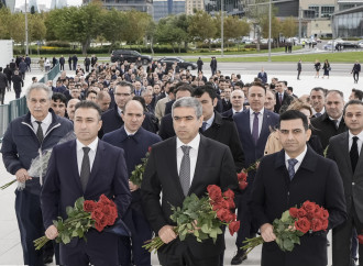 Əmək və Əhalinin Sosial Müdafiəsi Nazirliyi Anım Günündə Zəfər parkını ziyarət edib