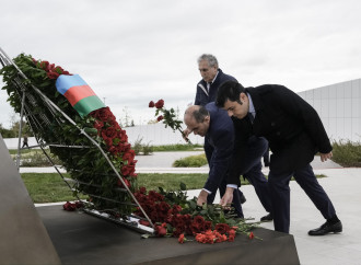 Əmək və Əhalinin Sosial Müdafiəsi Nazirliyi Anım Günündə Zəfər parkını ziyarət edib