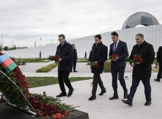 Əmək və Əhalinin Sosial Müdafiəsi Nazirliyi Anım Günündə Zəfər parkını ziyarət edib