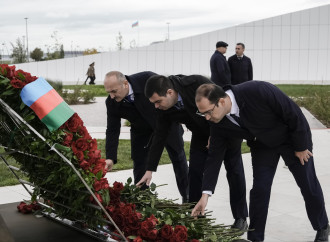Əmək və Əhalinin Sosial Müdafiəsi Nazirliyi Anım Günündə Zəfər parkını ziyarət edib