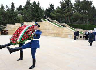 İtaliya Prezidenti Bakıda şəhidlərin xatirəsini anıb