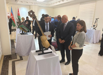 Əmmanda “Əsrlərin sədası: Azərbaycan musiqi alətləri” adlı sərginin açılışı keçirilib