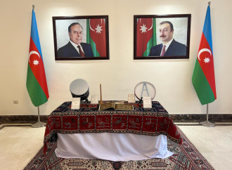 Əmmanda “Əsrlərin sədası: Azərbaycan musiqi alətləri” adlı sərginin açılışı keçirilib