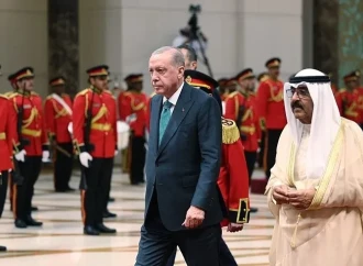 Ərdoğan Küveytdə rəsmi mərasimlə qarşılanıb