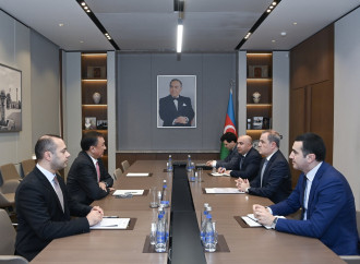 Ceyhun Bayramov TDT baş katibi Kubanıçbek Omuralıyevi qəbul edib